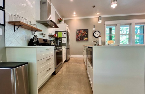 Fairhope Casa | Two Private Suites with shared outdoor space and 2x King Beds