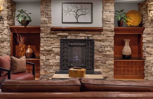Hillsboro Hotel | Two Relaxing Suite Retreat with Full Kitchen & On-Site Fireplace | Free Parking