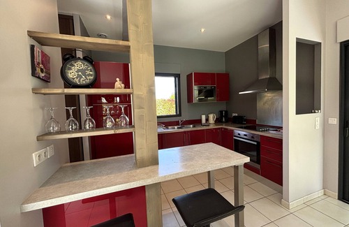 Saint-Vincent-de-Cosse Cabaña | DOMINIO DE 2 ESPACIOSAS VIVIENDAS DE MADERA ESPÍRITU LOFT CON PISCINA CERCADA PRIVADA