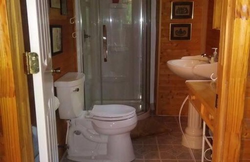 Brevard Casa | Two Rivers Cabins - The Dell