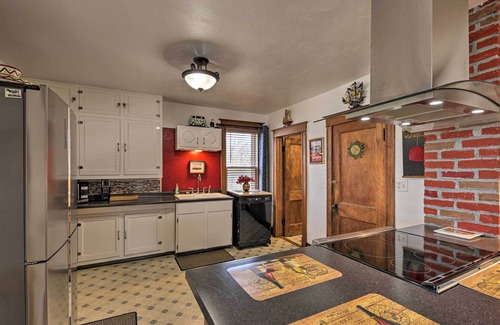 Two Rivers Casa | ¡NUEVO! Two Rivers Getaway - ¡Camina hasta el lago Michigan!