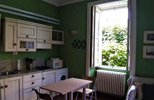 Erba Apartamento | Apartamento de dos habitaciones en una villa cerca de Como CIR013095 / 2
