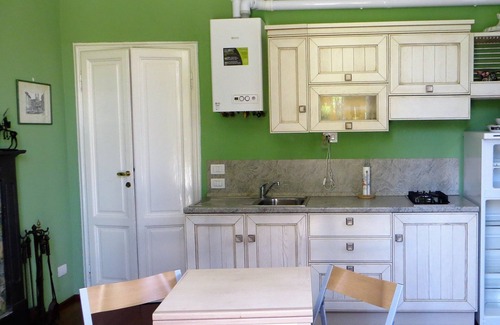 Erba Apartamento | Apartamento de dos habitaciones en una villa cerca de Como CIR013095 / 2
