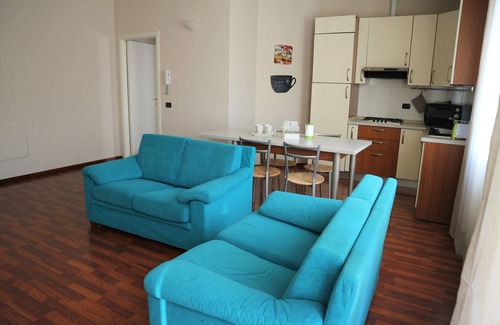 Gallarate Condominio | Apartamento de dos habitaciones con jardín.