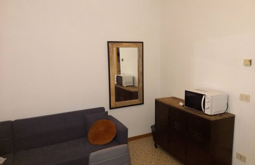 Faenza Apartamento | Two-room ground floor apartment with double bedroom