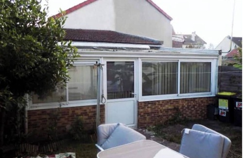 Stains Casa | two-room non-smoking house with all comforts