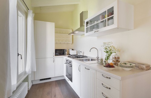 Polpenazze del Garda Apartamento | Apartamento de dos habitaciones con capacidad para 4 wi-fi, garaje, piscina (CIR 017145-CNI-00026)