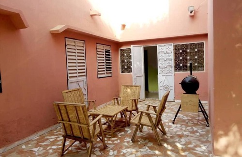 Thies Casa | Dos habitaciones para alquilar en una villa tranquila.