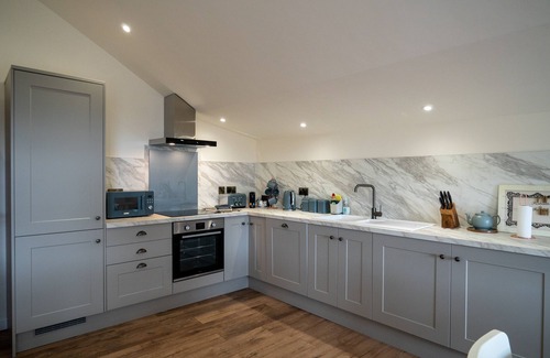 Kendal Apartamento | Two separate 2-bedroom apartments, joined by a private hallway. Kendal Town Centre
