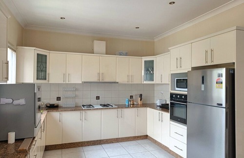 Guildford Casa | Two Single Beds with Balcony | Bath tub (SHARED ACCOMODATION)