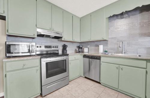 Lynn Haven Casa | Two Spaces in One Main House and Guest House 25 Min to PCB