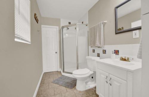 Lynn Haven Casa | Two Spaces in One Main House and Guest House 25 Min to PCB