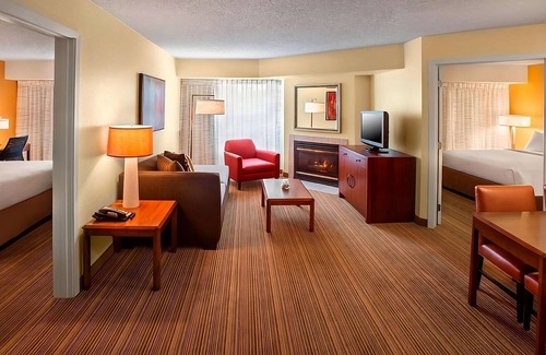 Bethlehem Hotel | Two Spacious 2 Bedroom Suites - Explore America on Wheels & Lehigh Valley!