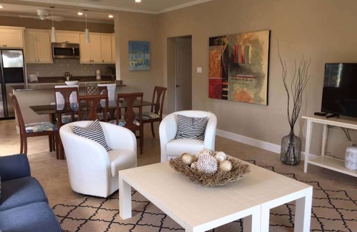 Chancery Lane Apartamento | Two spacious 3 bedroom apartments in a safe and quiet neighbourhood.