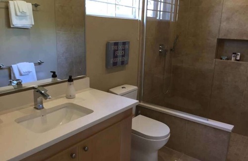 Chancery Lane Apartamento | Two spacious 3 bedroom apartments in a safe and quiet neighbourhood.