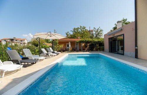 Nedescina Casa | Two Stone Houses Iva