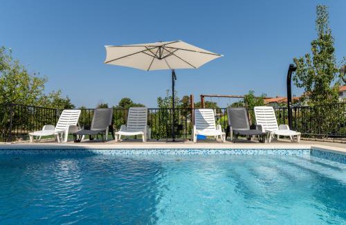 Nedescina Casa | Two Stone Houses Iva