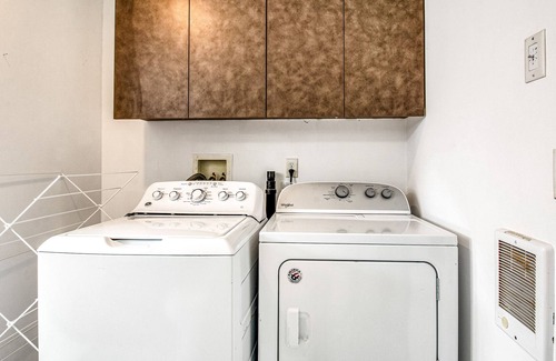 Oak Harbor Casa | Two-story, bayfront home with WiFi, washer/dryer, & views - walk to the beach