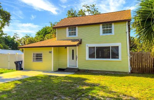 Palmetto Casa | Two-Story Beach Cottage