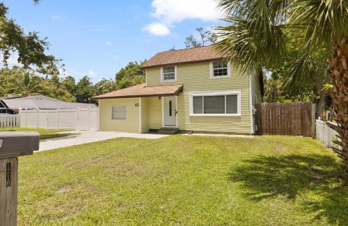 Palmetto Casa | Two-Story Beach Cottage