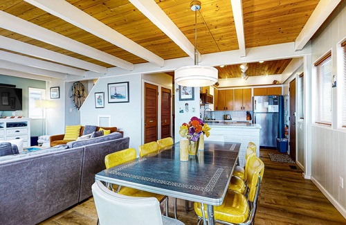 Langley Cabaña | Two story, dog-friendly oceanfront cottage w/deck, private gas grill, wood stove