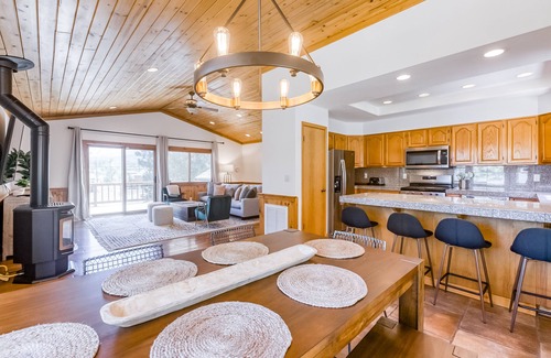 Truckee Casa | Two-Story Home w/Two Decks & Fireplaces, Private Hot Tub & Mountain Views