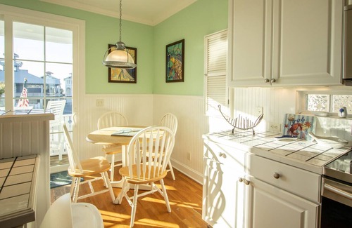 Bonito Boathouses Casa | Two-Story Marina Home w/ Spectacular Sunset Views - Steps to Boathouse