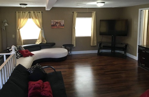 Lutz Casa | Two story spring break lake house( long term stay specials)