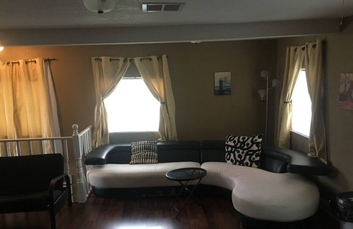 Lutz Casa | Two story spring break lake house( long term stay specials)