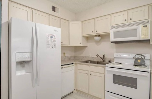 Orange Beach East Condominio | Two Suns at The Beach - White Sand and Shopping