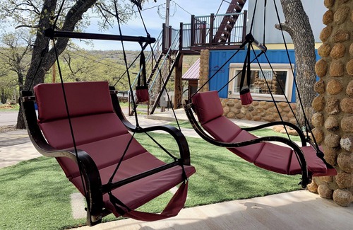 Fort Sill Apartamento | Two Tiny Houses Stacked together for twice the fun!