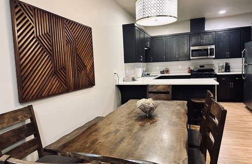Corvallis Casa | TWO townhomes for your giant group!