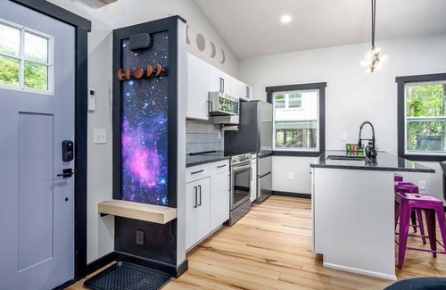 Bynum Cabina | Two Tree Houses - Galaxy & Full Bloom