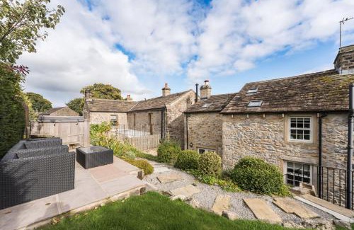 Hetton Casa | Two Trees, By Birch Stays - New Home