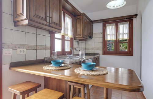 Buen Paso Villa | Dos casas típicas de Canarias en "Finca la Sorriba" con vistas al mar, piscina y Wi-Fi