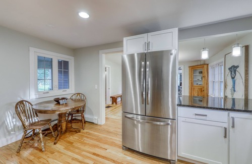 Stowe Casa | Two wonderful escapes with full kitchens, WiFi, private hot tub, & gas grill