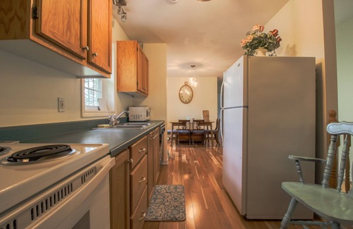 Waldoboro Casa | Two wonderful homes on the river with fast WiFi, furnished decks, grills & W/D