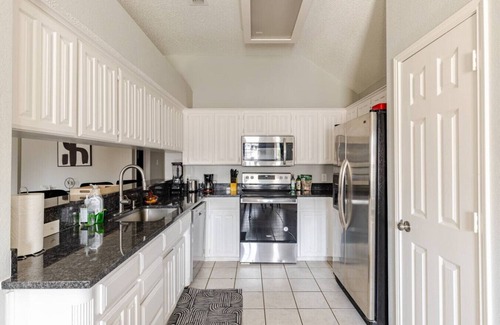 Haltom City Casa | TX Getaway: PS5/Xbox, GameRoom, BBQ, Attractions