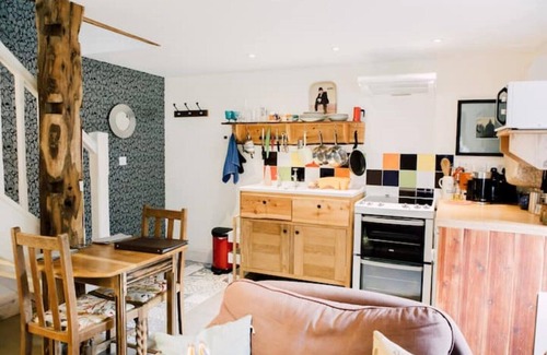 Cwmtirmynach Cabaña | Ty Beic Country Apartments, The Stable