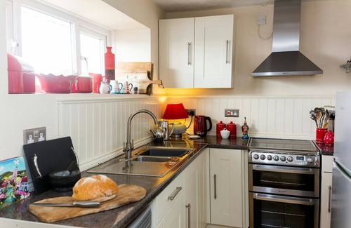 Solva Cabaña | Ty Gaseg, Solva - Two Bedroom Cottage, Sleeps 4