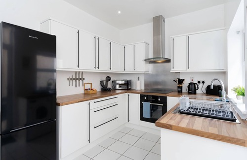 Glynneath Casa | Ty Gwladus a Einion