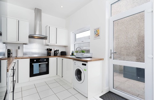 Glynneath Casa | Ty Gwladus a Einion