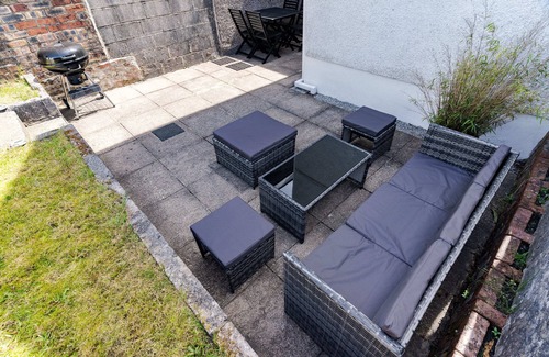 Glynneath Casa | Ty Gwladus a Einion
