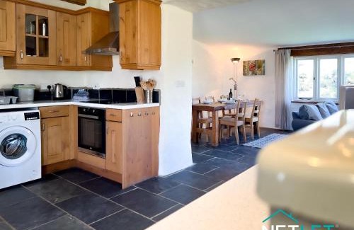 St Brides Casa | Ty Helygen - A Beautiful Rural Cottage in St Davids