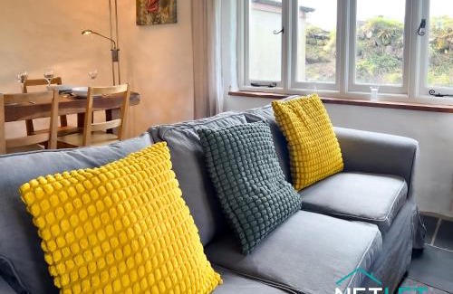 St Brides Casa | Ty Helygen - A Beautiful Rural Cottage in St Davids