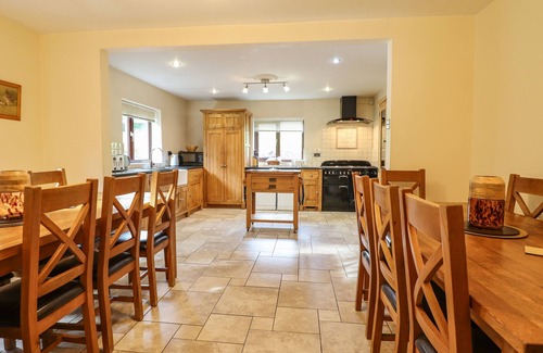 Llanfair Caereinion Cabaña | Ty Newydd, LLANGADFAN