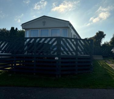 Llanbedrgoch Otro | ty newydd leisure park