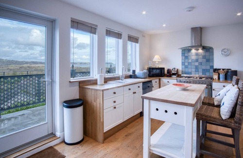 Crynant Apartamento | Ty Seren - 2 Bedroom Apt - Bayview Oxwich