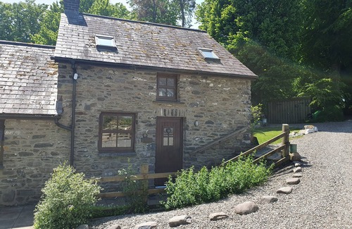 Llangybi Cabaña | Ty Twt