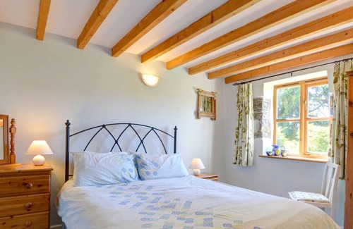 Machynlleth Casa | Una atractiva conversión de granero, con paredes de piedra y revestidas de madera, en la granja de ovejas en funcionamiento de los propietarios i